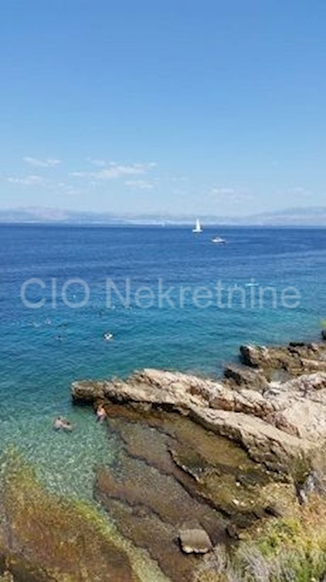 Solta, Stomorska villa con piscina a 30 m dal mare, in vendita