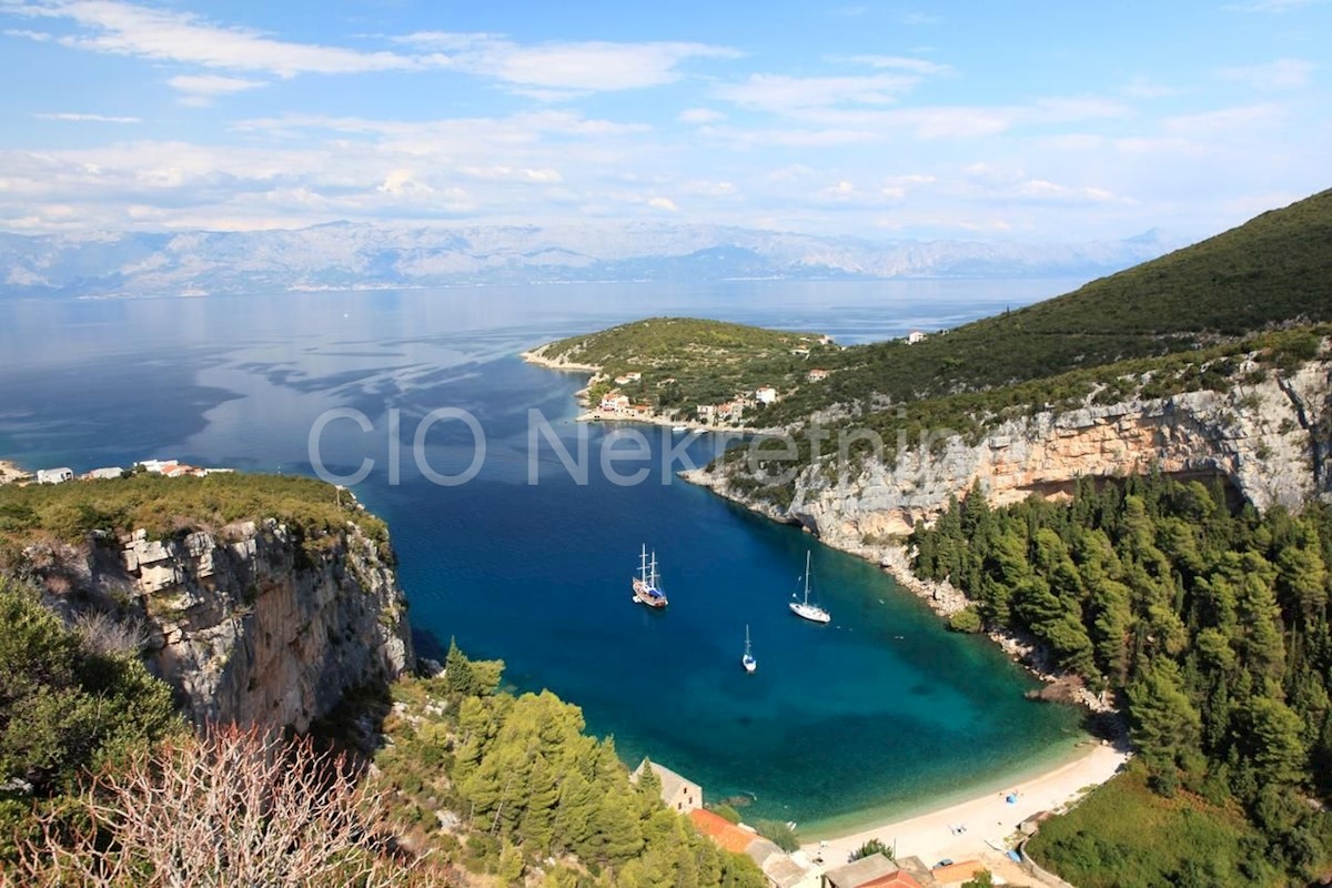 Hvar, Pokrivenik, terreno edificabile prima fila al mare, in vendita