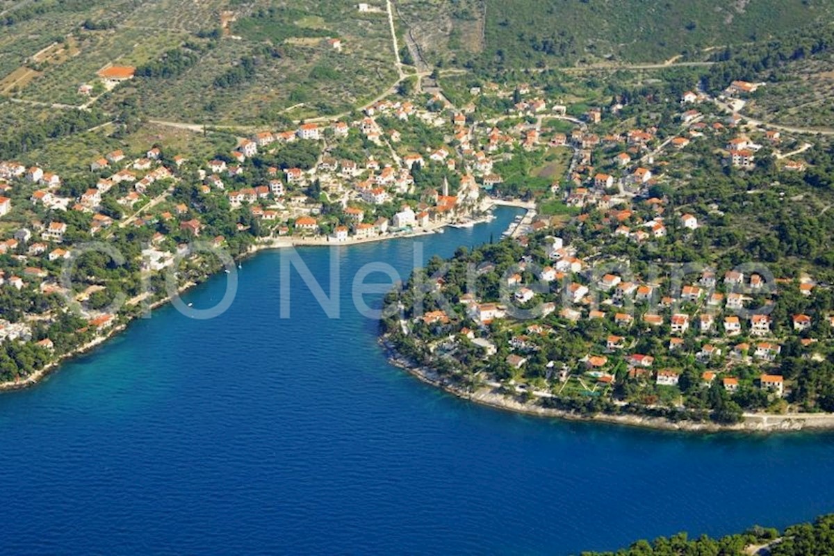 Brač, Splitska, terreno edificabile, vendita