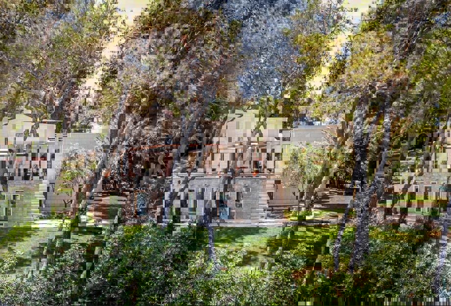 Brač, Selca-Povlja, villa di lusso, 1a fila al mare