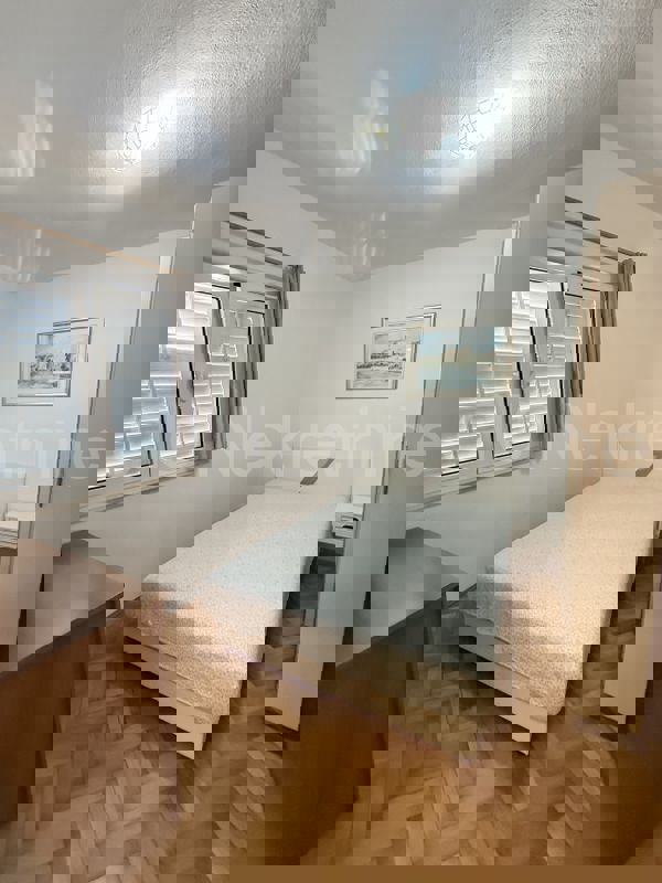 Supetar, appartamento con due camere da letto, in vendita