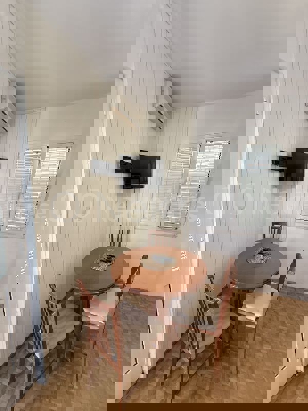 Supetar, appartamento con due camere da letto, in vendita