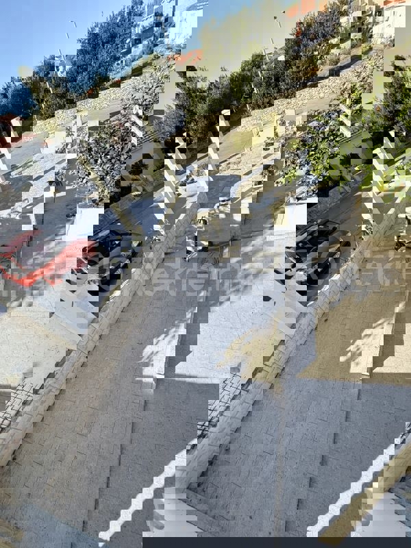 Supetar, appartamento con due camere da letto, in vendita