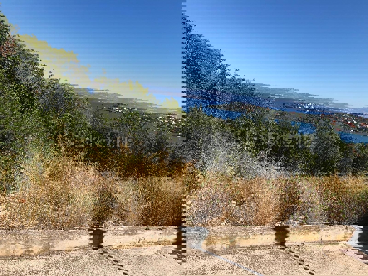 Solta, Nečujam, terreno edificabile 2.745 m2, in vendita