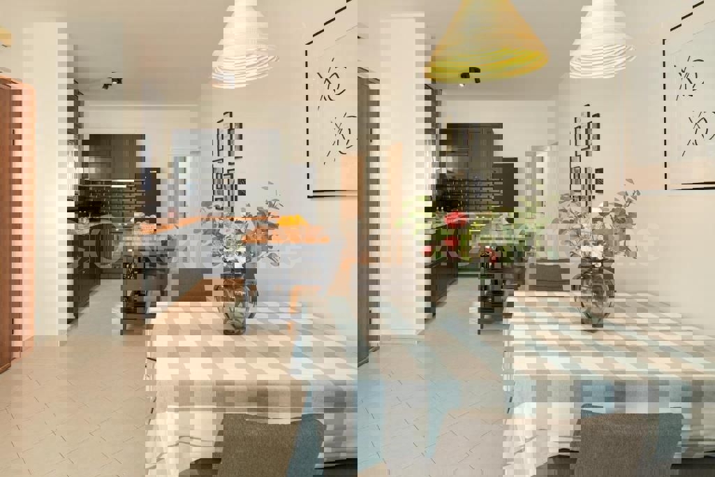 Spalato, Meje, appartamento con due camere da letto e garage, in vendita