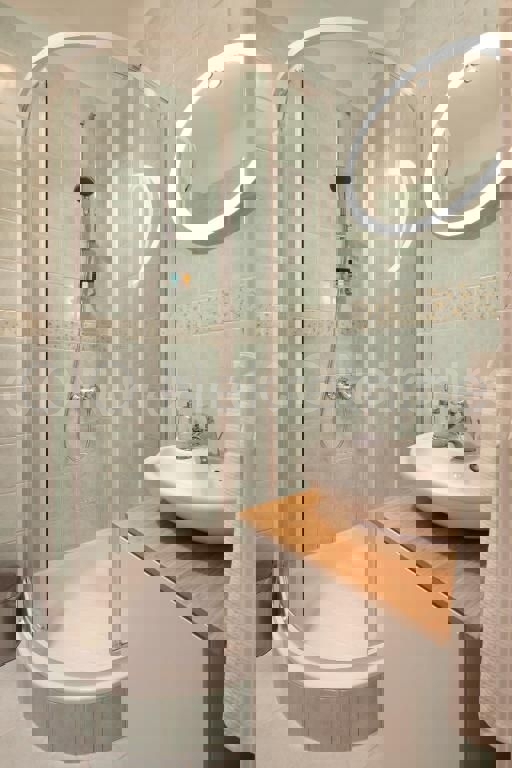 Spalato, Meje, appartamento con due camere da letto e garage, in vendita