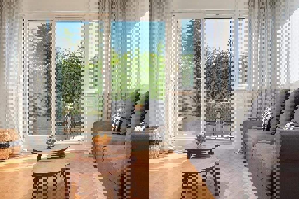 Spalato, Meje, appartamento con due camere da letto e garage, in vendita