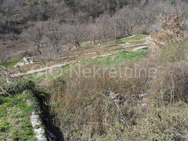 Omiš, Zvečanje, Građevisko zemljište, Sale