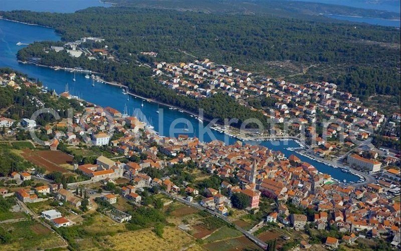 Hvar, Stari Grad, terreno edificabile, in vendita