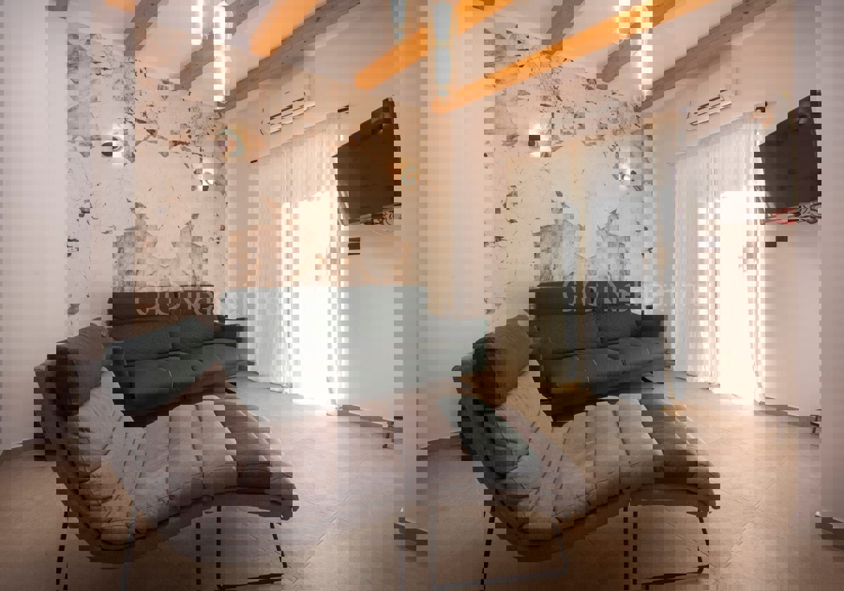 Spalato, Meje, casa indipendente, in vendita