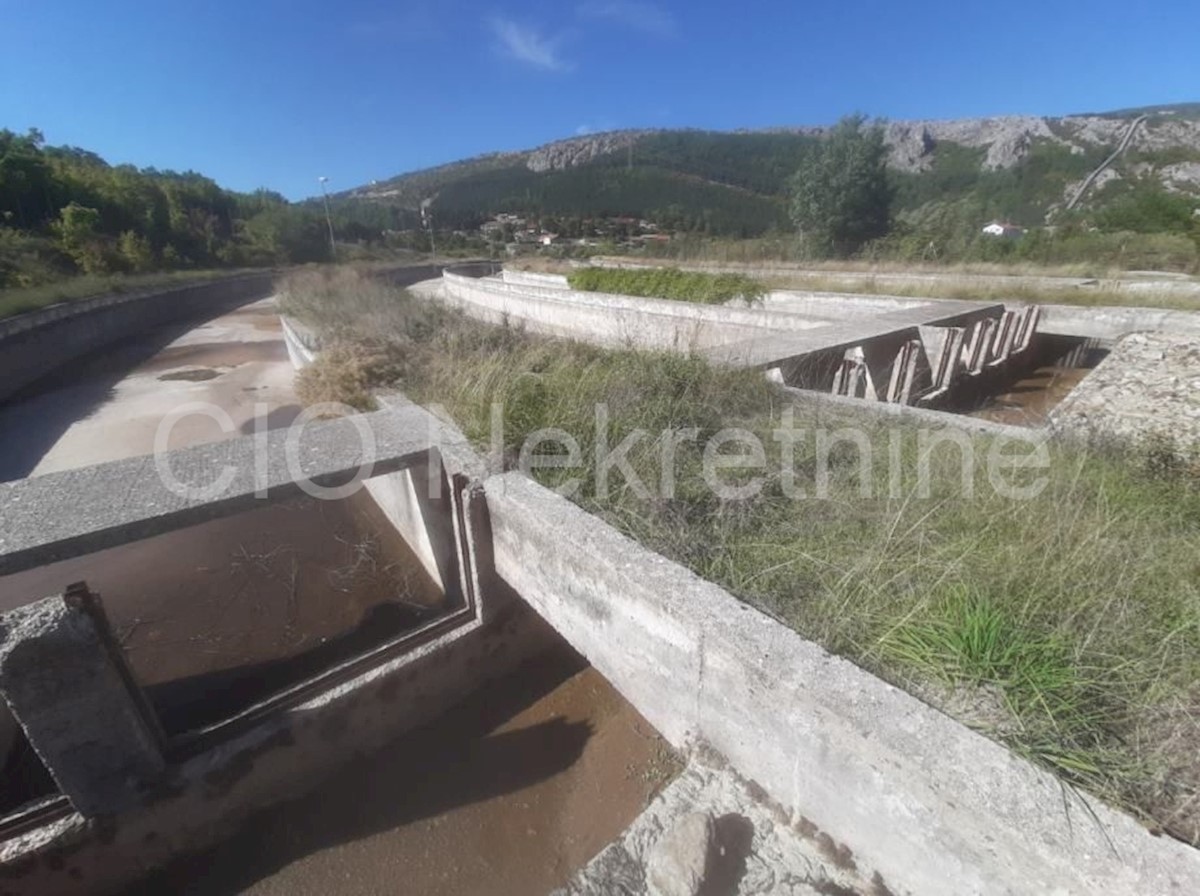 Sinj, Ruda, stagno 3.920 m2, in vendita