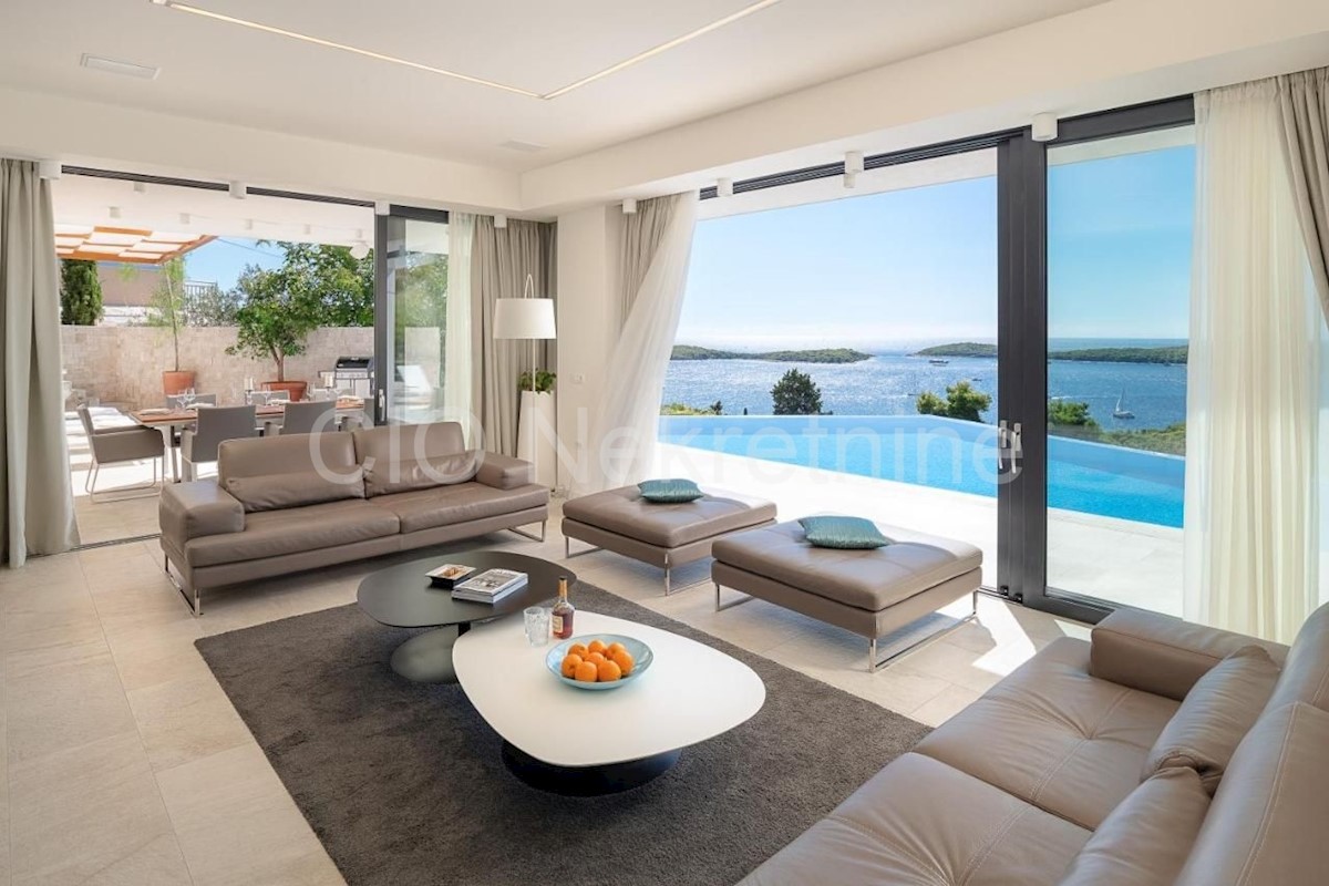 Hvar, villa di lusso con piscina e vista mare, in vendita