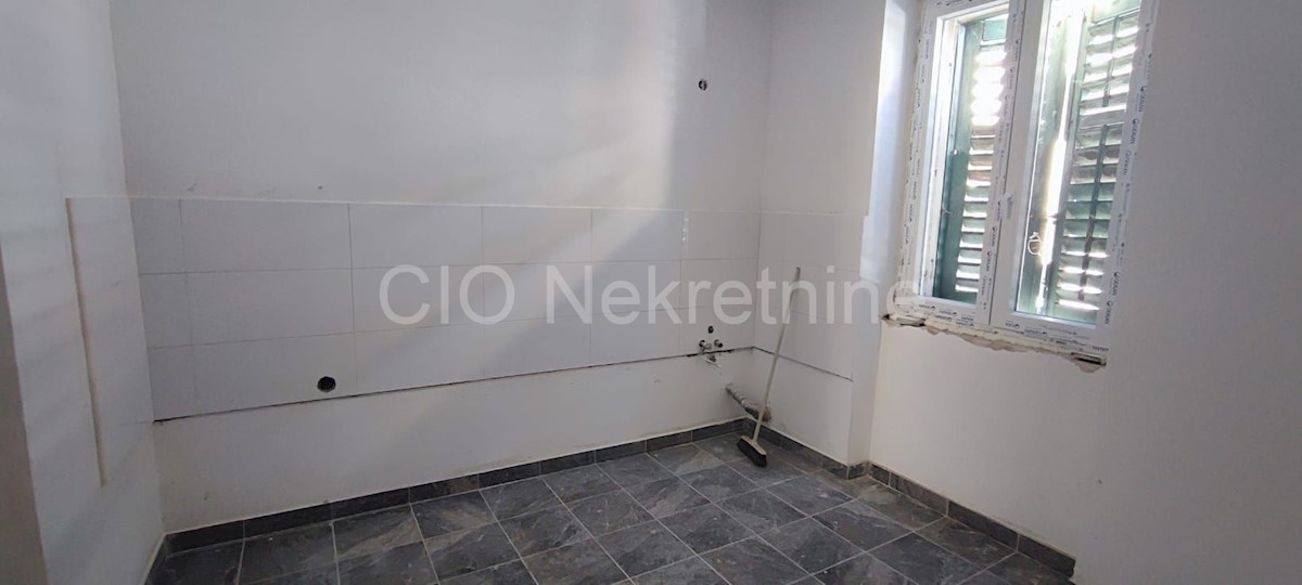 Spalato, Manuš, appartamento quadrilocale 105 m2, in vendita