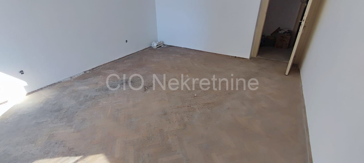 Spalato, Manuš, appartamento quadrilocale 105 m2, in vendita