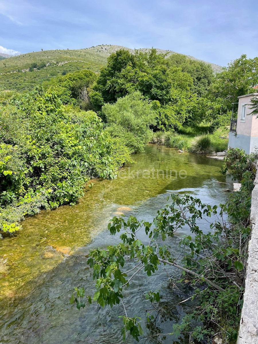 Žrnovnica, casa indipendente 300 m2, vendita esclusiva