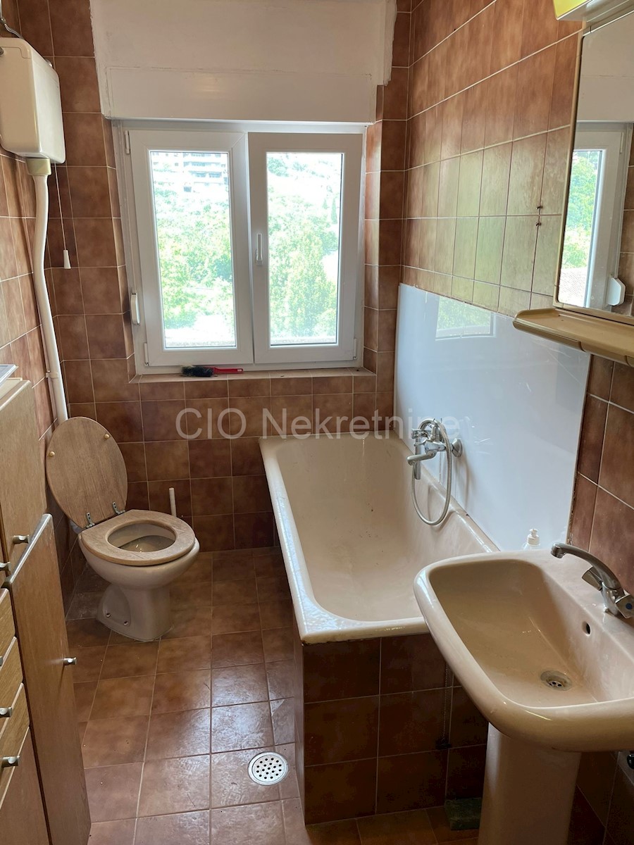 Žrnovnica, casa indipendente 300 m2, vendita esclusiva