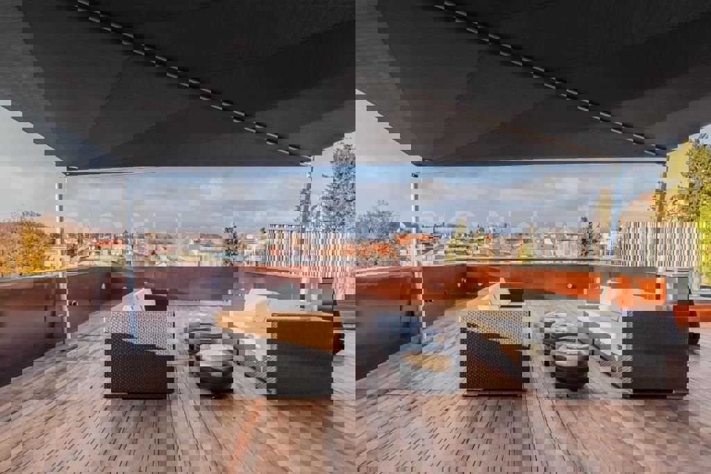 Zagabria, edificio residenziale e commerciale nel centro della città
