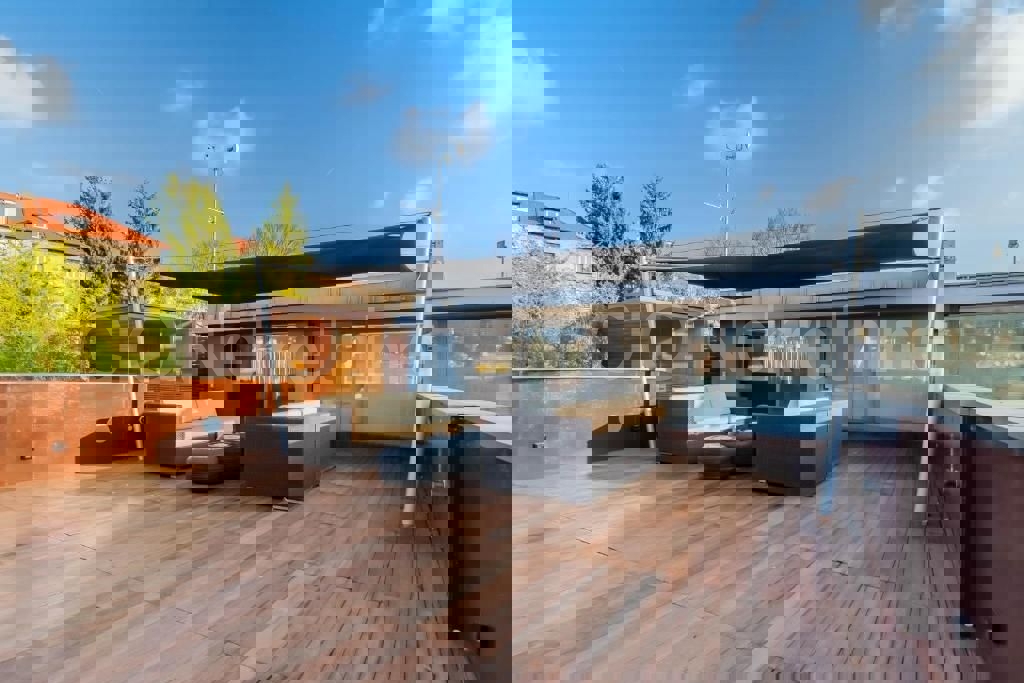 Zagabria, edificio residenziale e commerciale nel centro della città