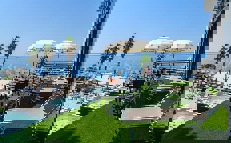 Hotel a Spalato, Bačvice, prima fila al mare, in vendita