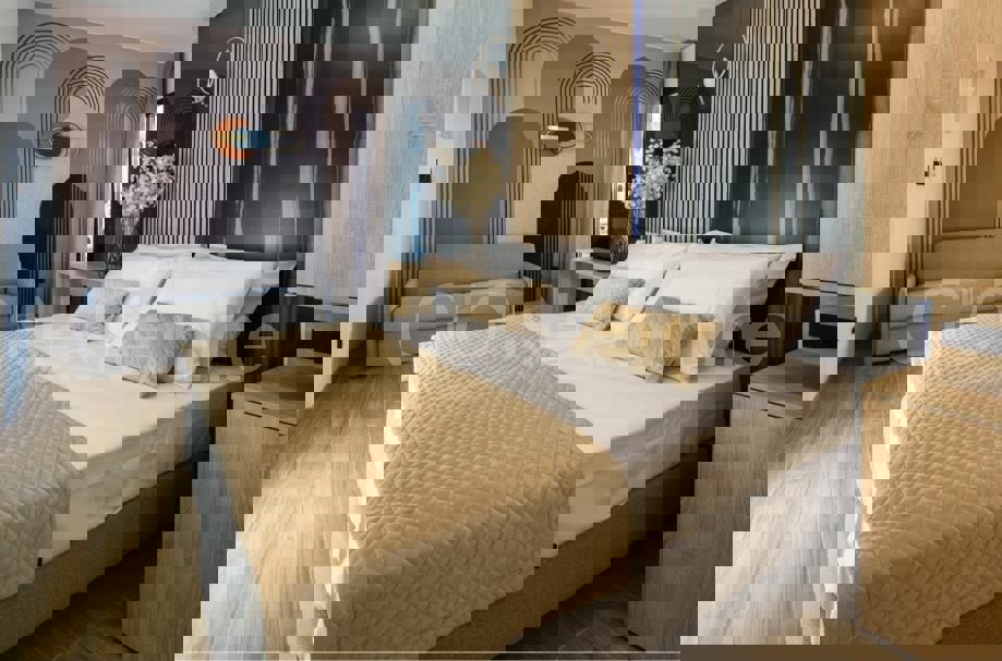 Hotel a Spalato, Bačvice, prima fila al mare, in vendita