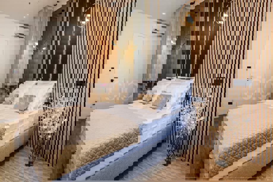 Hotel a Spalato, Bačvice, prima fila al mare, in vendita