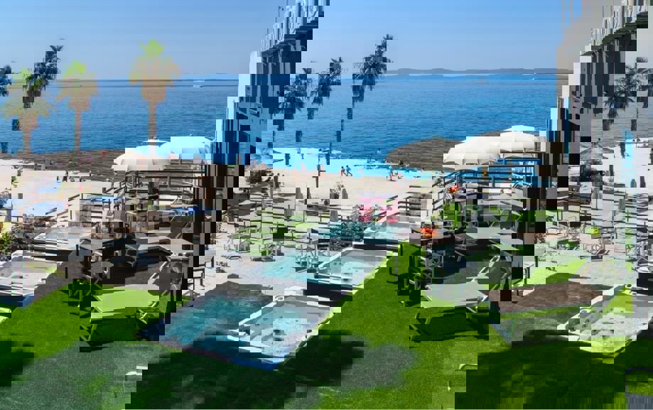 Hotel a Spalato, Bačvice, prima fila al mare, in vendita