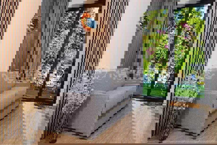 Hotel a Spalato, Bačvice, prima fila al mare, in vendita