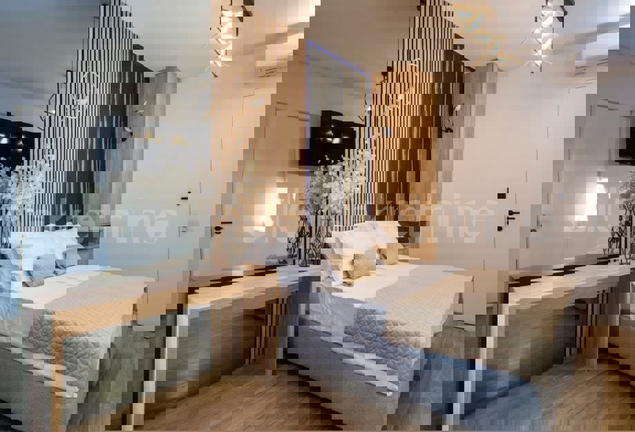 Hotel a Spalato, Bačvice, prima fila al mare, in vendita