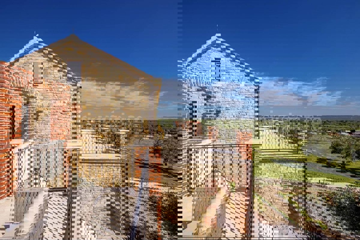 Zara, Murvica, villa in pietra con piscina e campo da tennis, in vendita