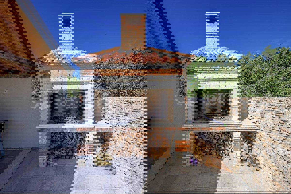 Zara, Murvica, villa in pietra con piscina e campo da tennis, in vendita