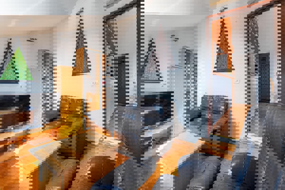 Hvar, attico unico con la vista migliore, OCCASIONE!!