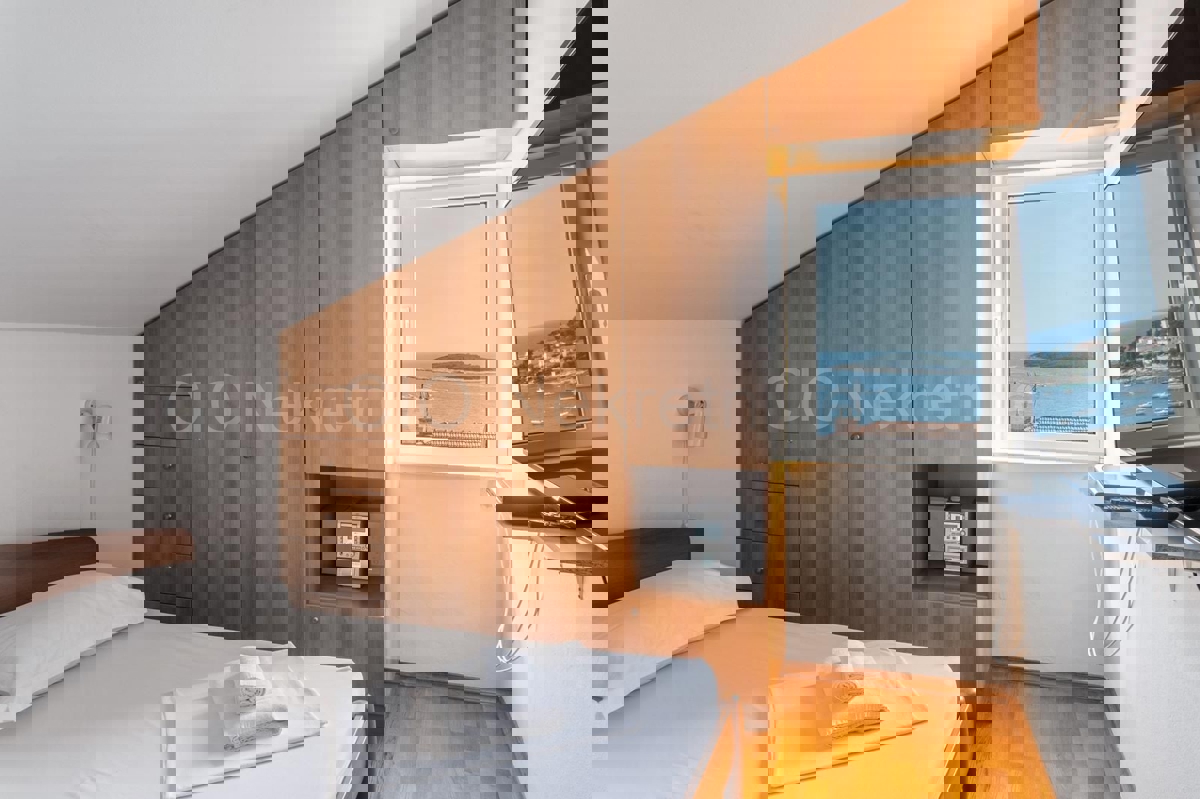 Hvar, attico unico con la vista migliore, OCCASIONE!!