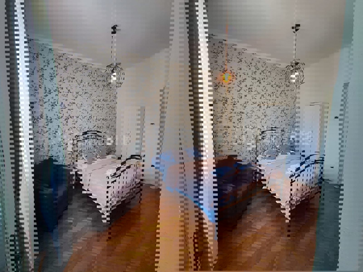 Spalato, Bačvice, Appartamento con una camera da letto e parcheggio, in vendita