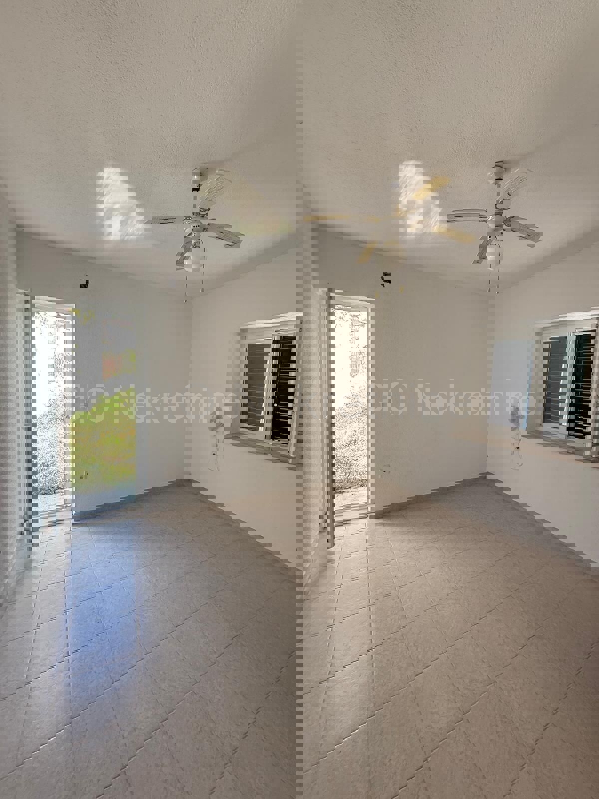 Brač, Donji Humac, Casa in pietra, in vendita