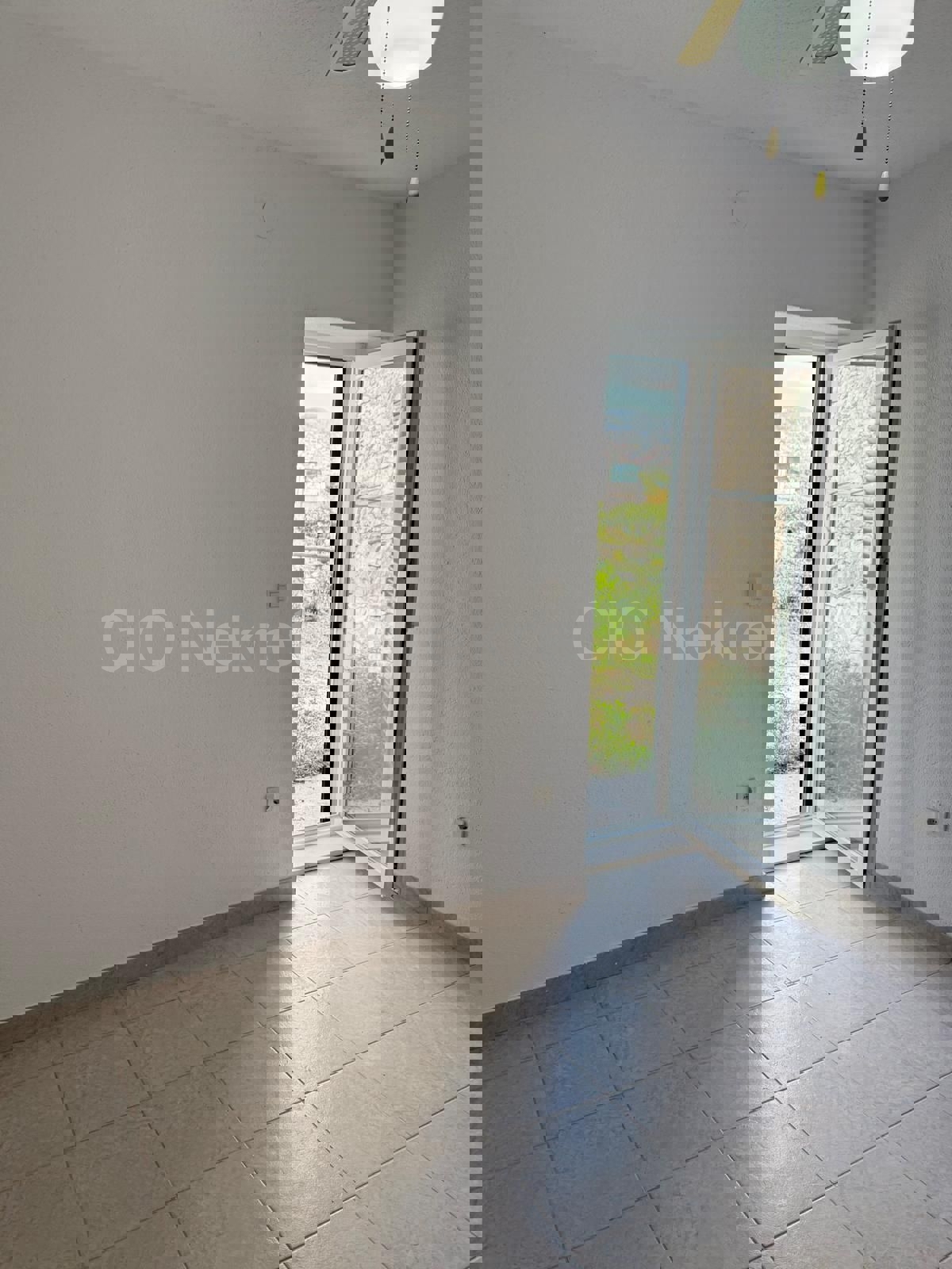 Brač, Donji Humac, Casa in pietra, in vendita