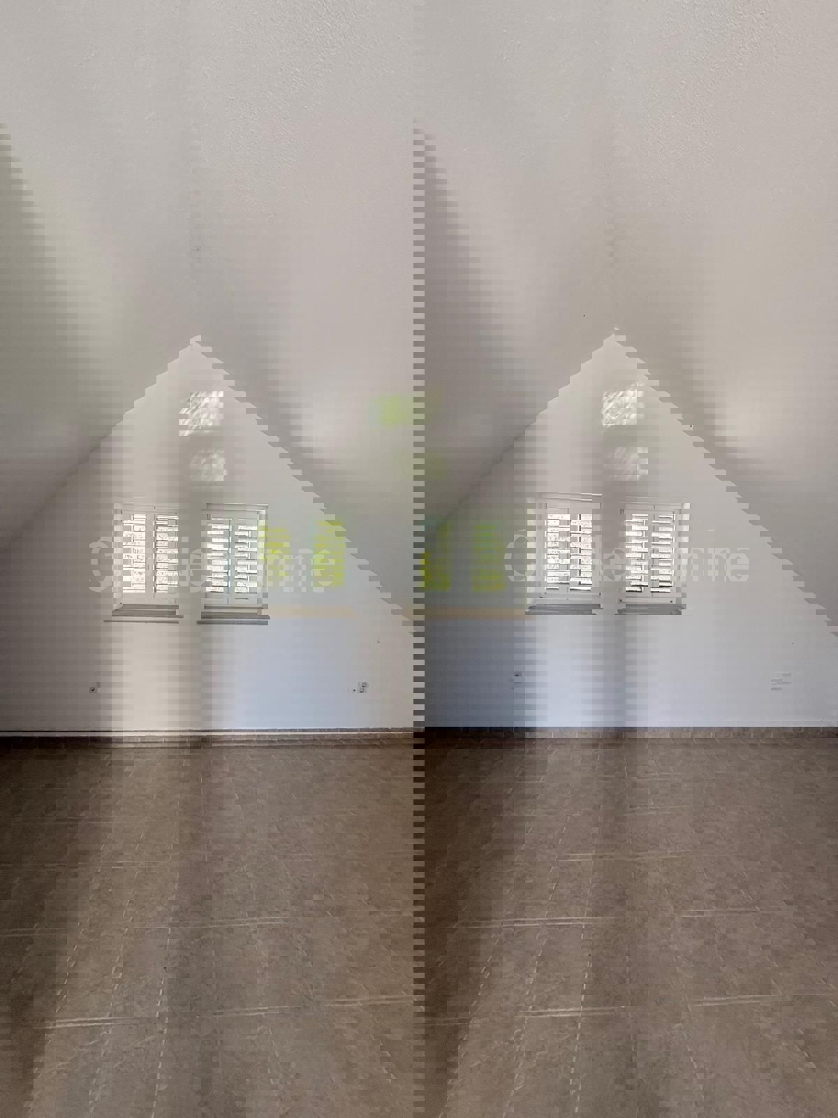 Brač, Donji Humac, Casa in pietra, in vendita