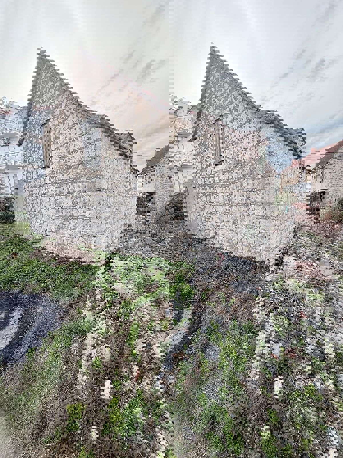 Brač, Sutivan, casa in pietra, in vendita