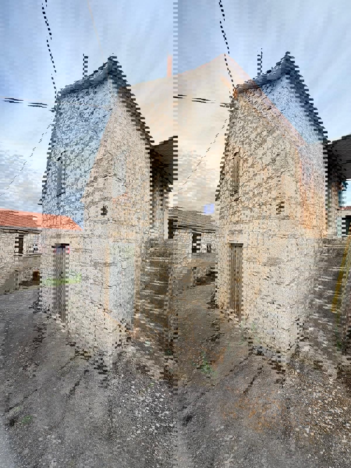 Brač, Sutivan, casa in pietra, in vendita