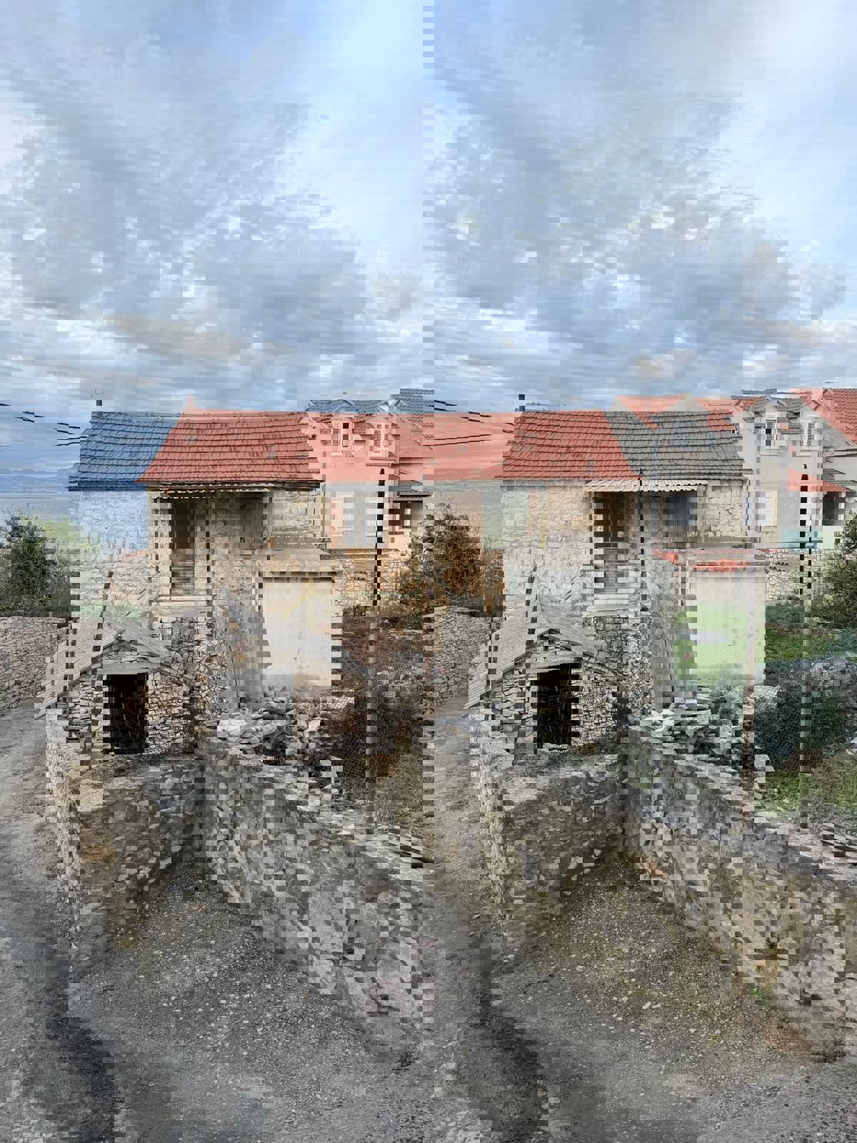 Brač, Sutivan, casa in pietra, in vendita