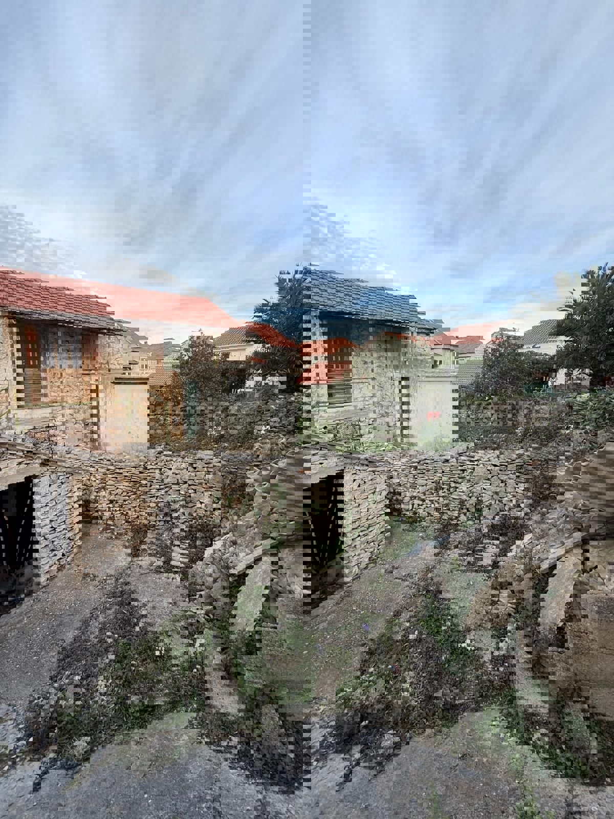 Brač, Sutivan, casa in pietra, in vendita