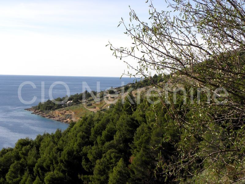 Brac, Bol, appezzamento di terreno prima fila al mare, vendita