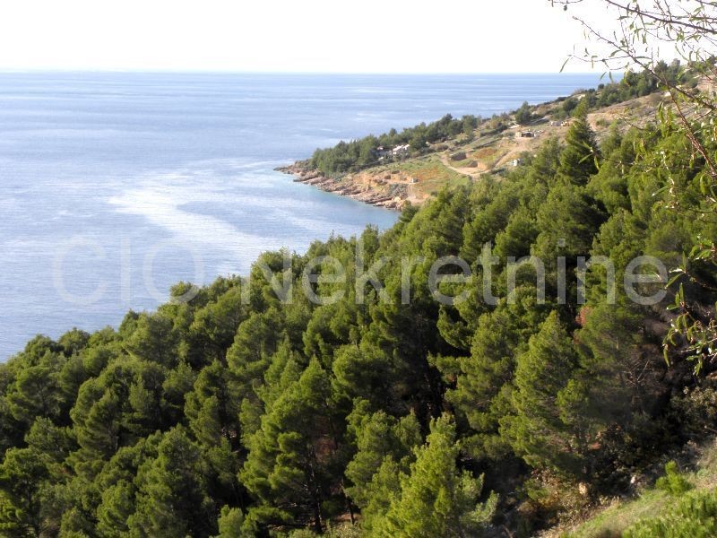 Brac, Bol, appezzamento di terreno prima fila al mare, vendita