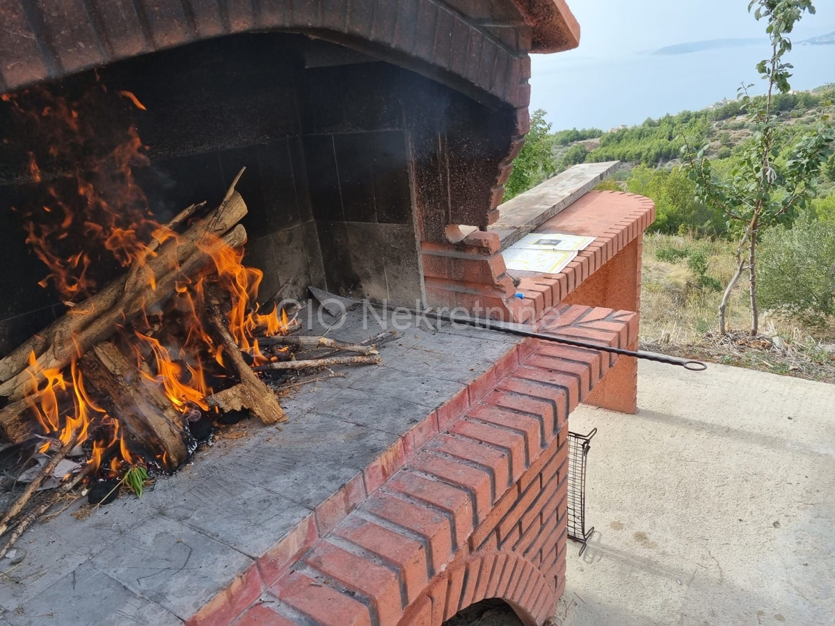 Podstrana, casa indipendente con piscina e vista, in vendita