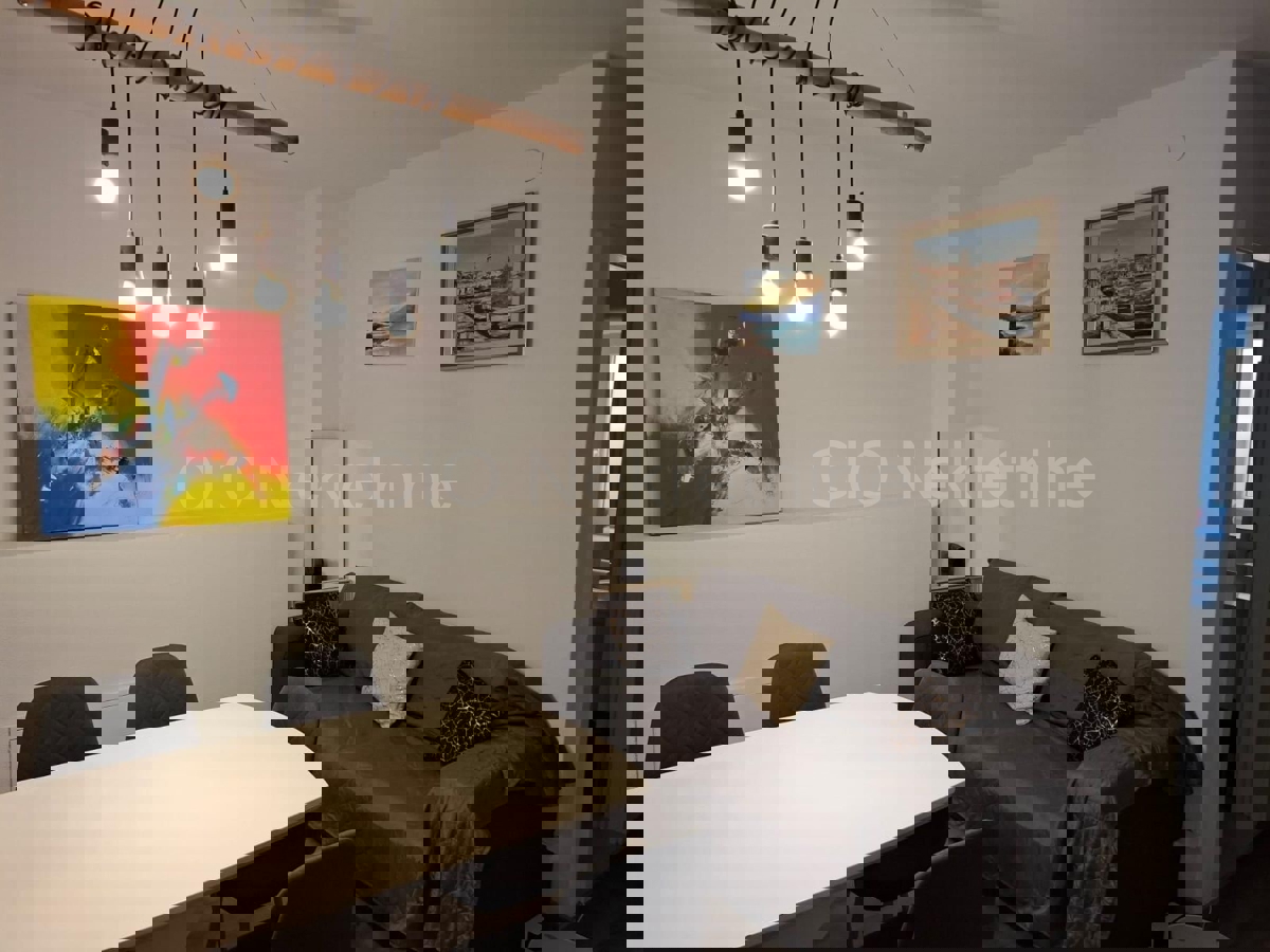 Kaštel Sućurac, Casa a schiera in pietra, in vendita