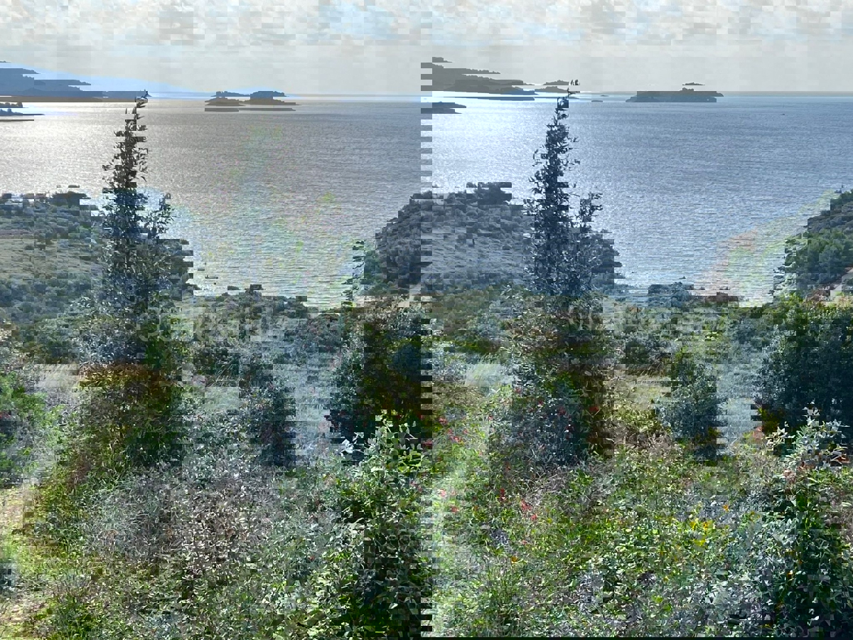 Rogoznica, Zečevo Rogozničko, ampio terreno edificabile