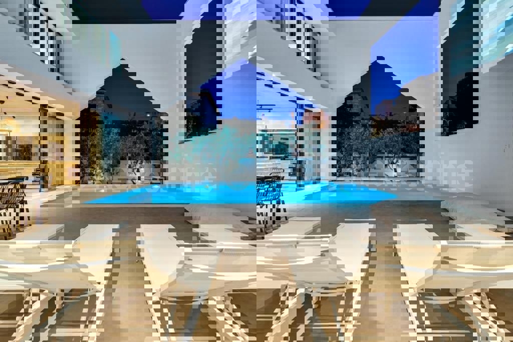 Brač, Supetar, villa di lusso con piscina, in vendita