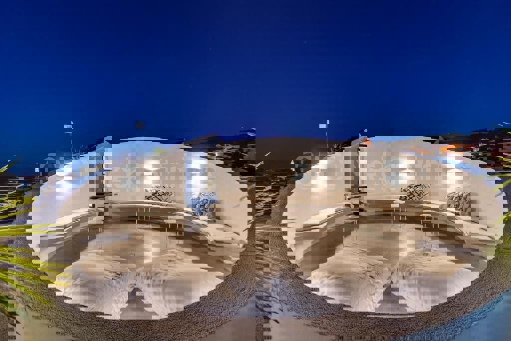 Brač, Supetar, villa di lusso con piscina, in vendita