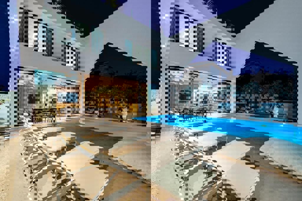 Brač, Supetar, villa di lusso con piscina, in vendita