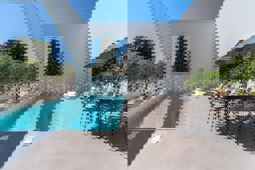 Brač, Supetar, villa di lusso con piscina, in vendita