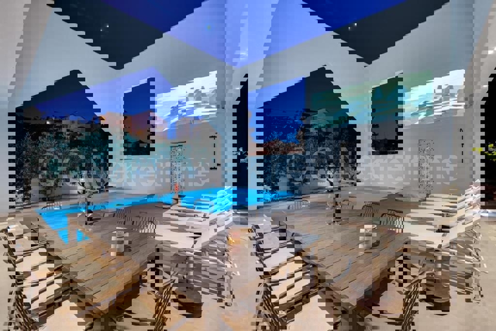 Brač, Supetar, villa di lusso con piscina, in vendita